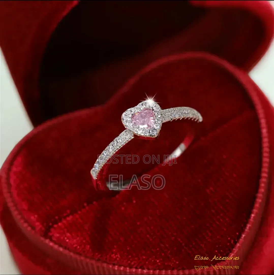 Luxurious Cubic Synthetic Zirconia Ring