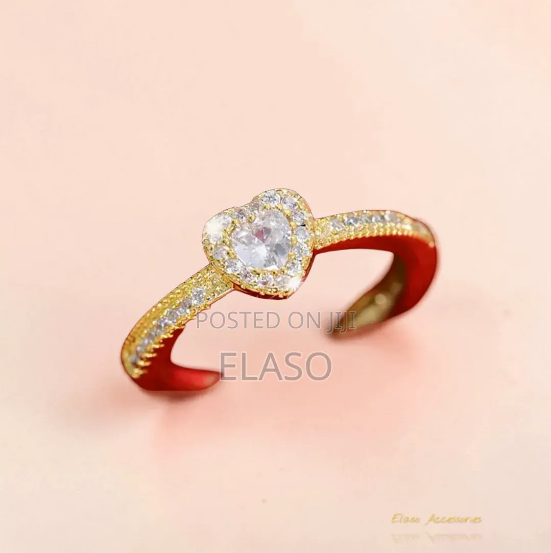 Luxurious Cubic Synthetic Zirconia Ring