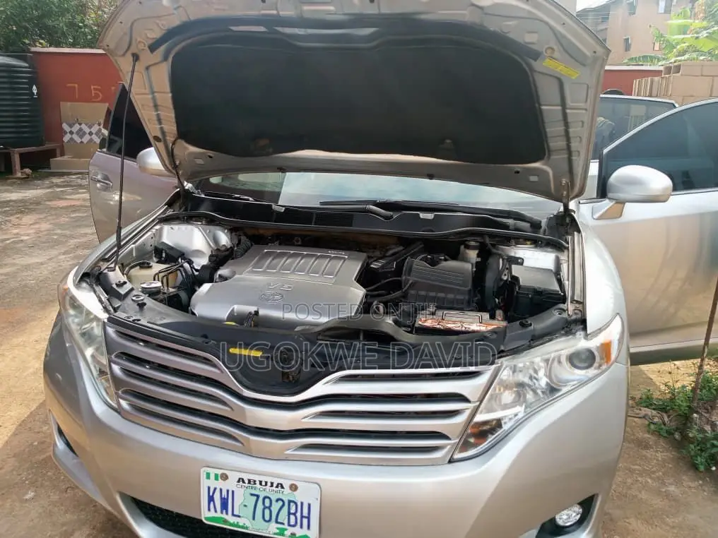 Toyota Venza 2011 Silver