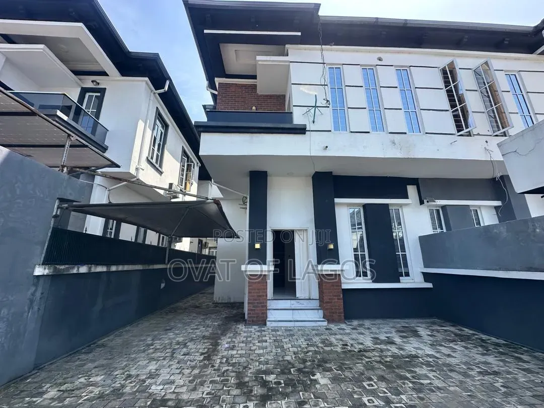 4bdrm Duplex in Chevron Drive for rent
