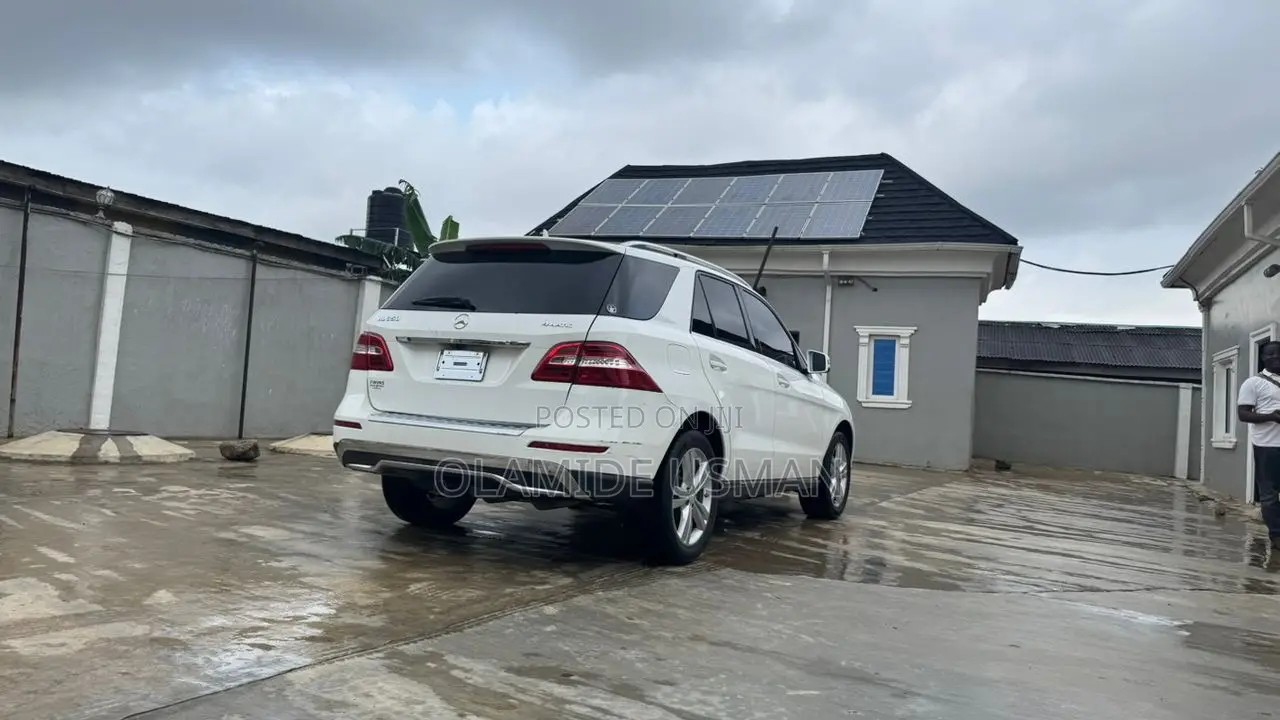 Mercedes-Benz M Class ML350 4MATIC 4dr SUV AWD (3.5L 6cyl 7A) 2014