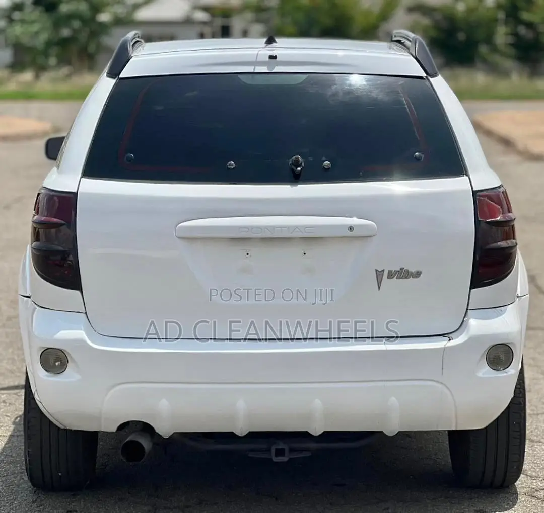 Pontiac Vibe 2006 White