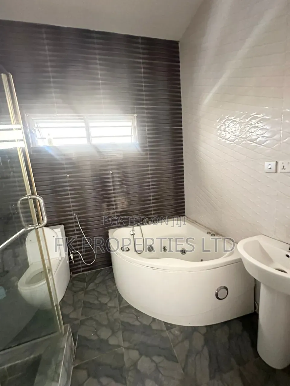 1bdrm Shared Apartment in Agungi for rent