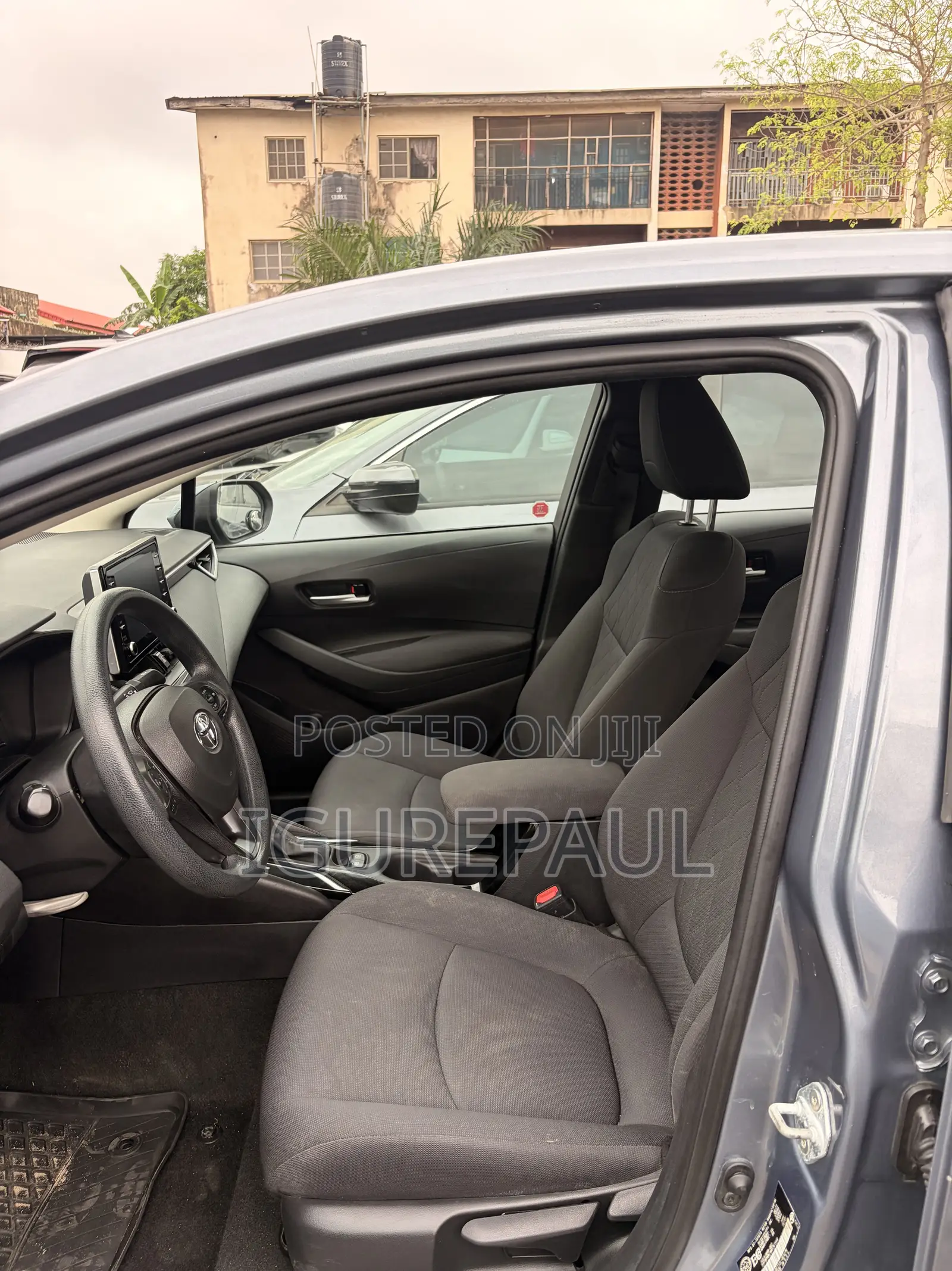 Toyota Corolla LE 2021 Gray
