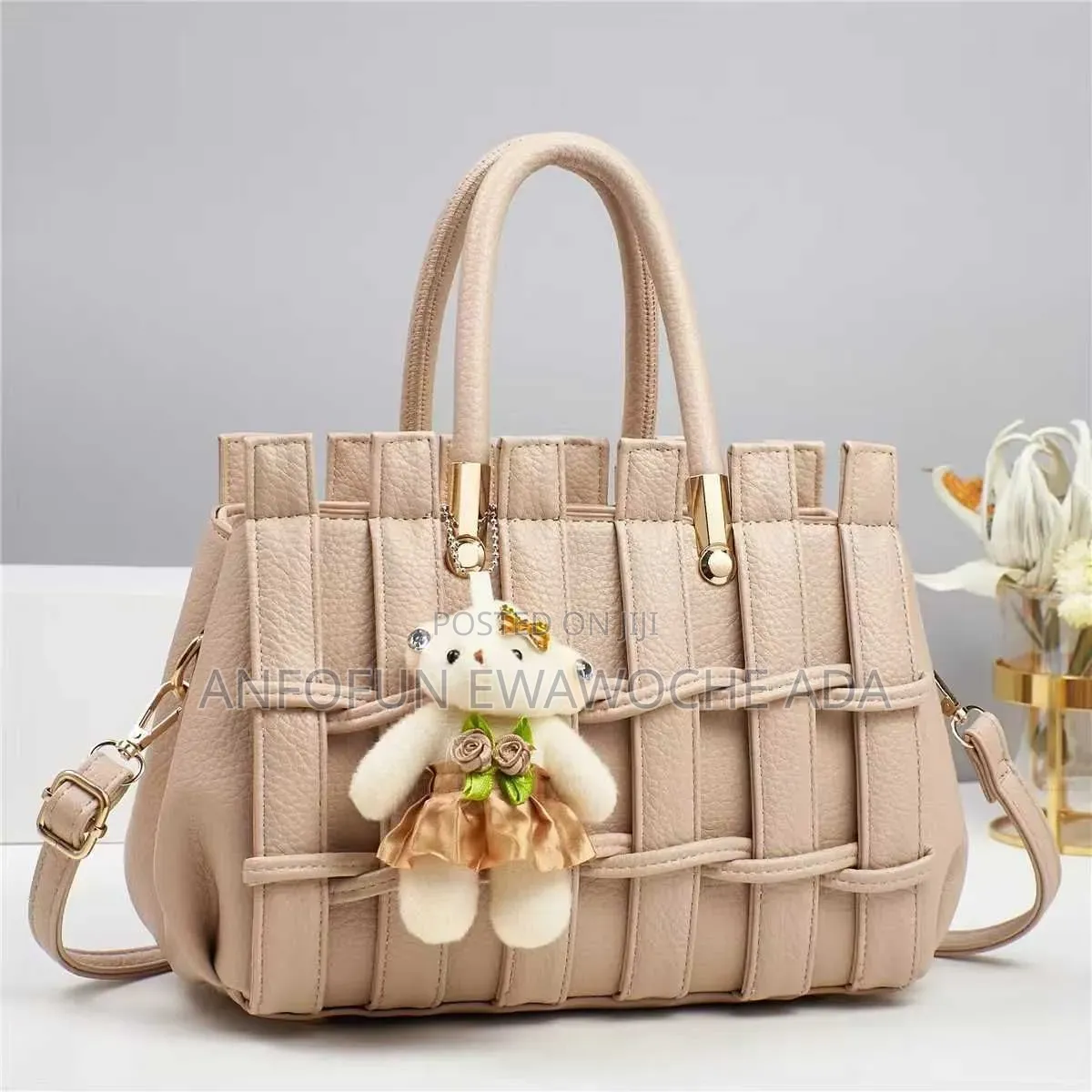 Hand-Woven Women's Bag With Bag Charm