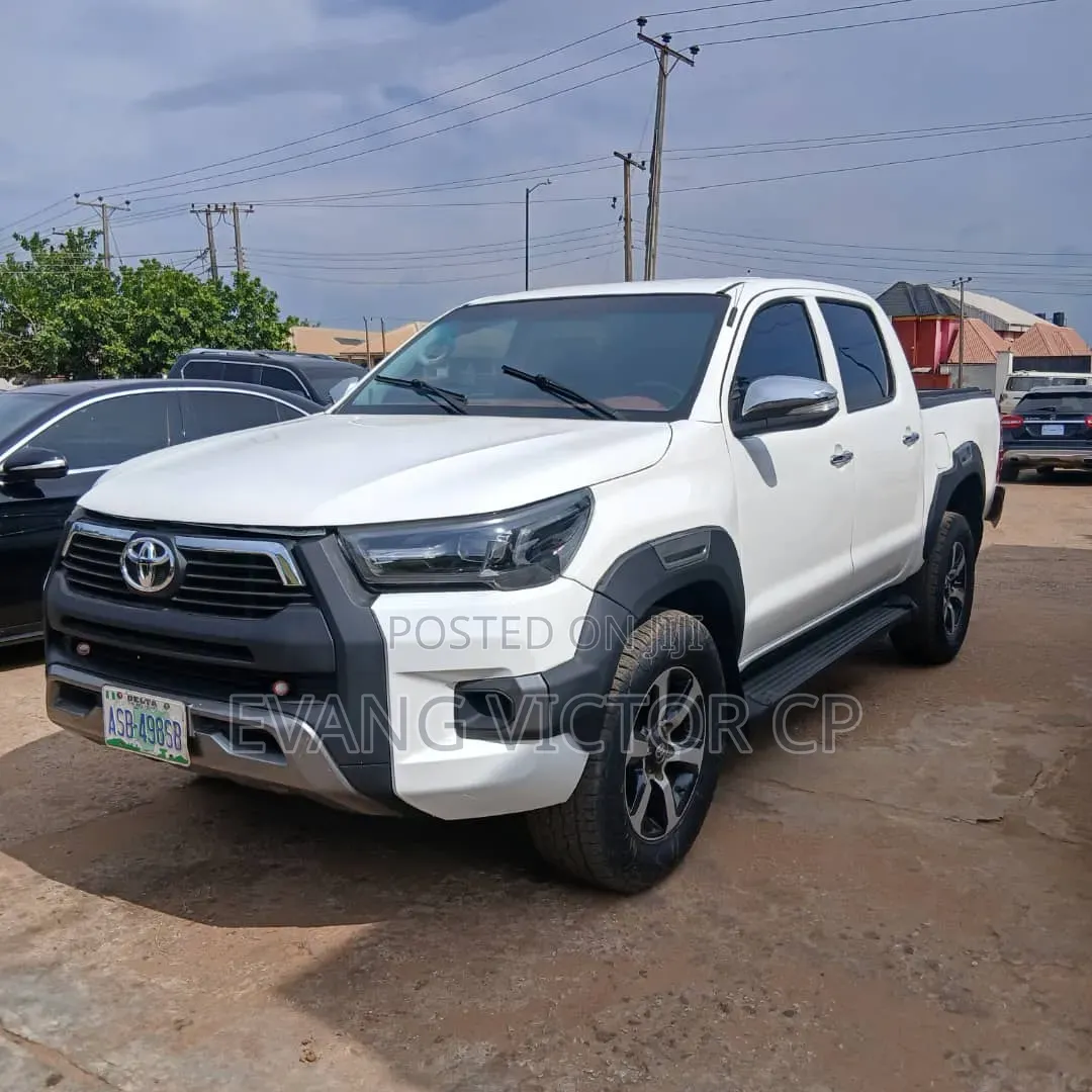 Toyota Hilux Revo Double Cab Petrol 2.7 RWD 2020 White