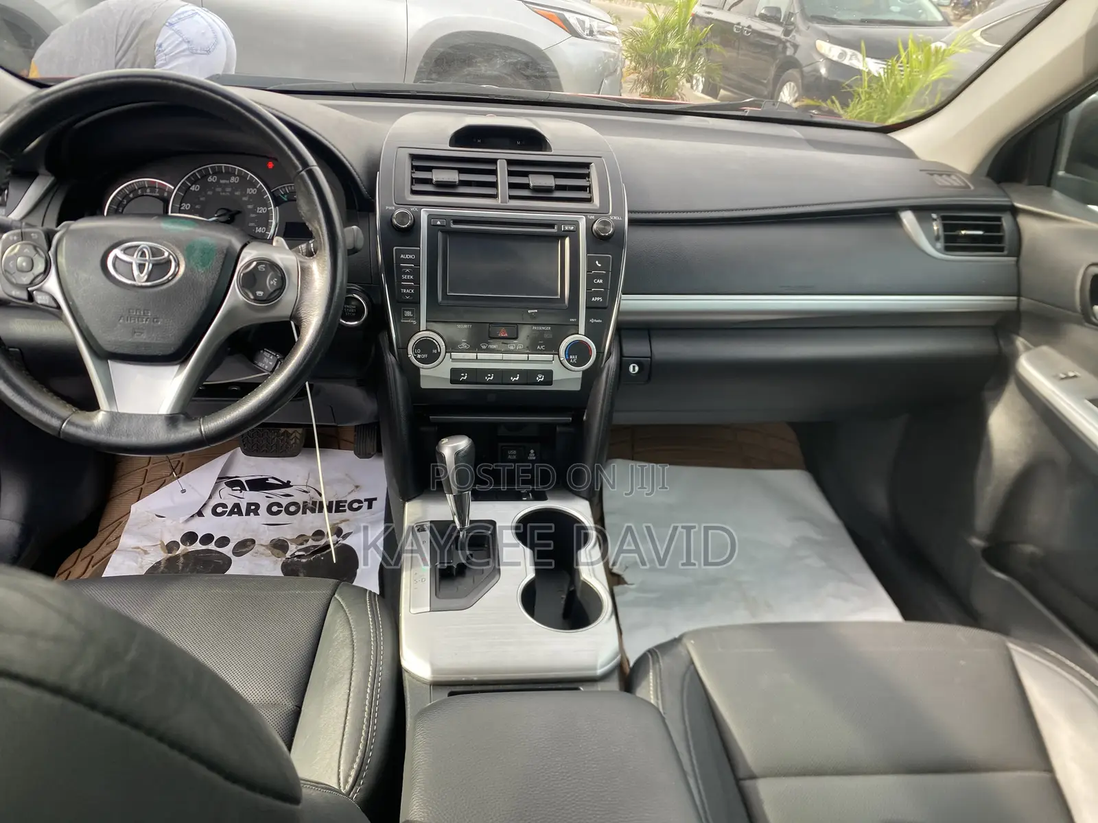 Toyota Camry SE V6 4dr Sedan (3.5L 6cyl 6A) 2013 Red