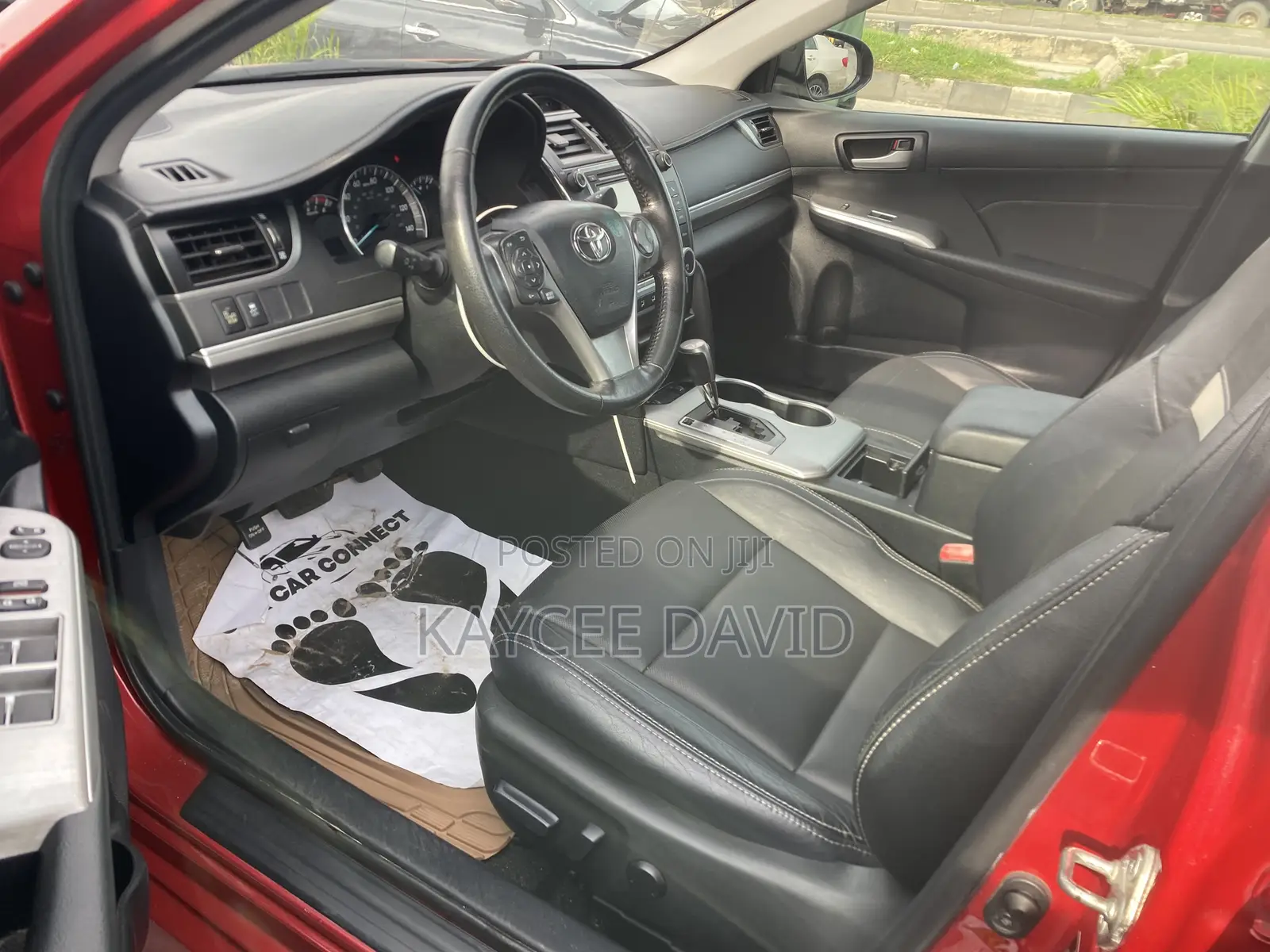 Toyota Camry SE V6 4dr Sedan (3.5L 6cyl 6A) 2013 Red