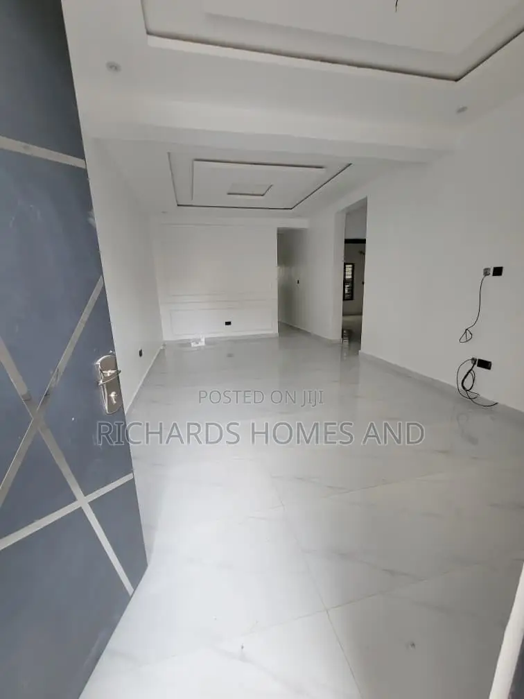 2bdrm Apartment in Igbo-efon for rent