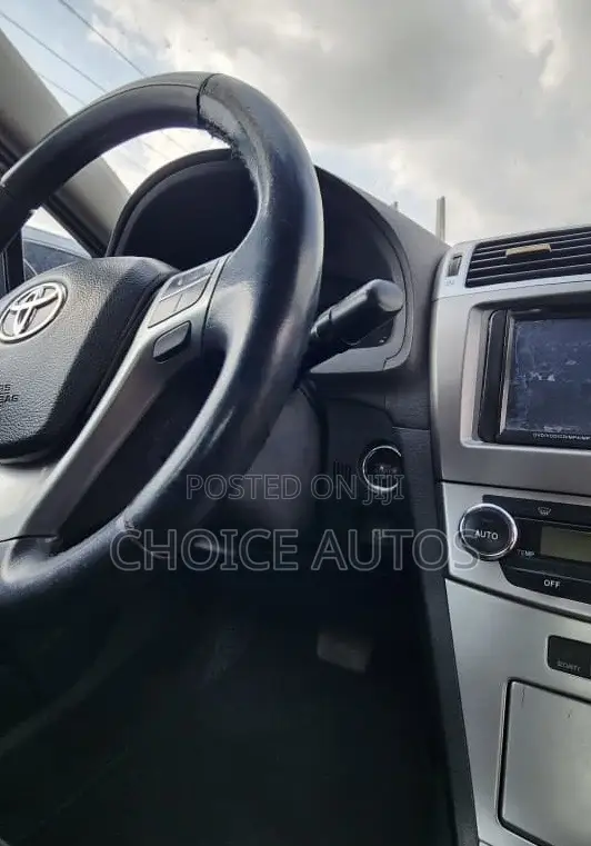Toyota Avensis 2014 Black