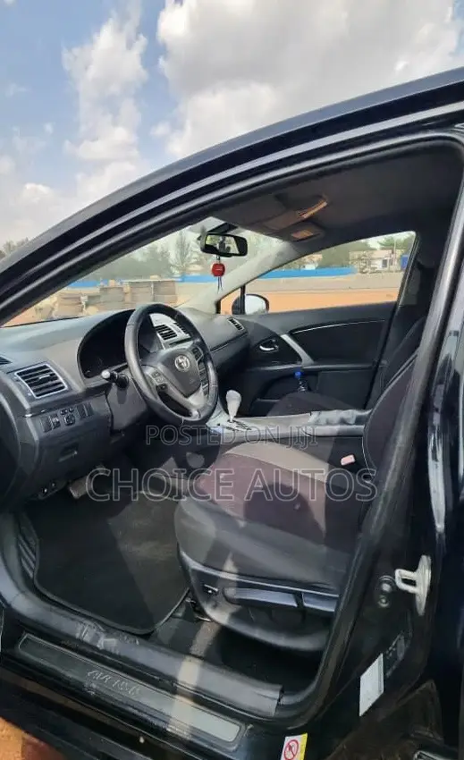 Toyota Avensis 2014 Black