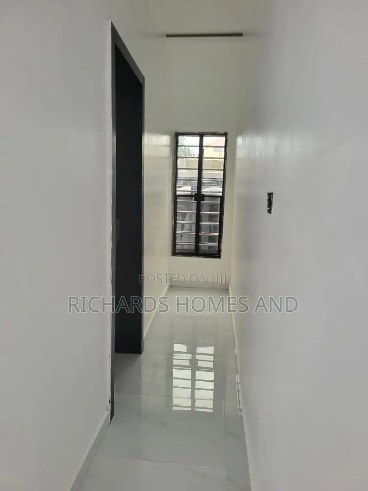 2bdrm Apartment in Igbo-efon for rent