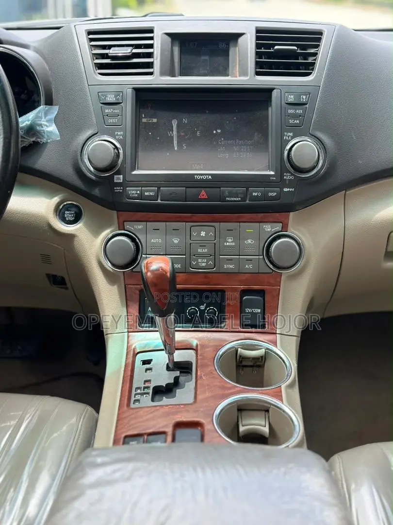 Toyota Highlander Limited 2010 White