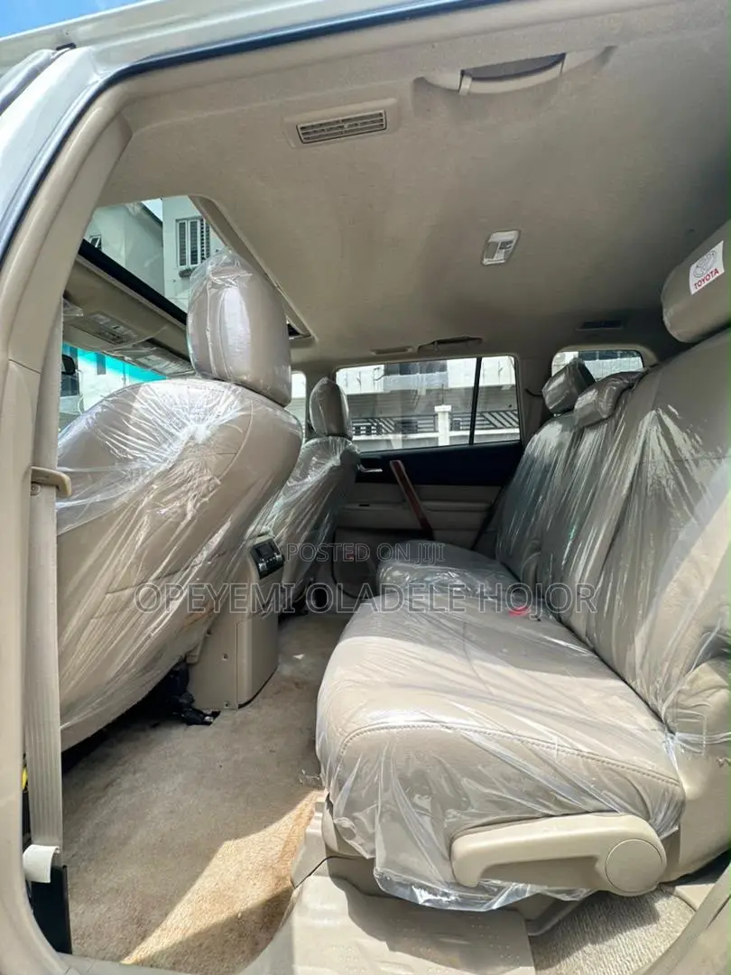 Toyota Highlander Limited 2010 White