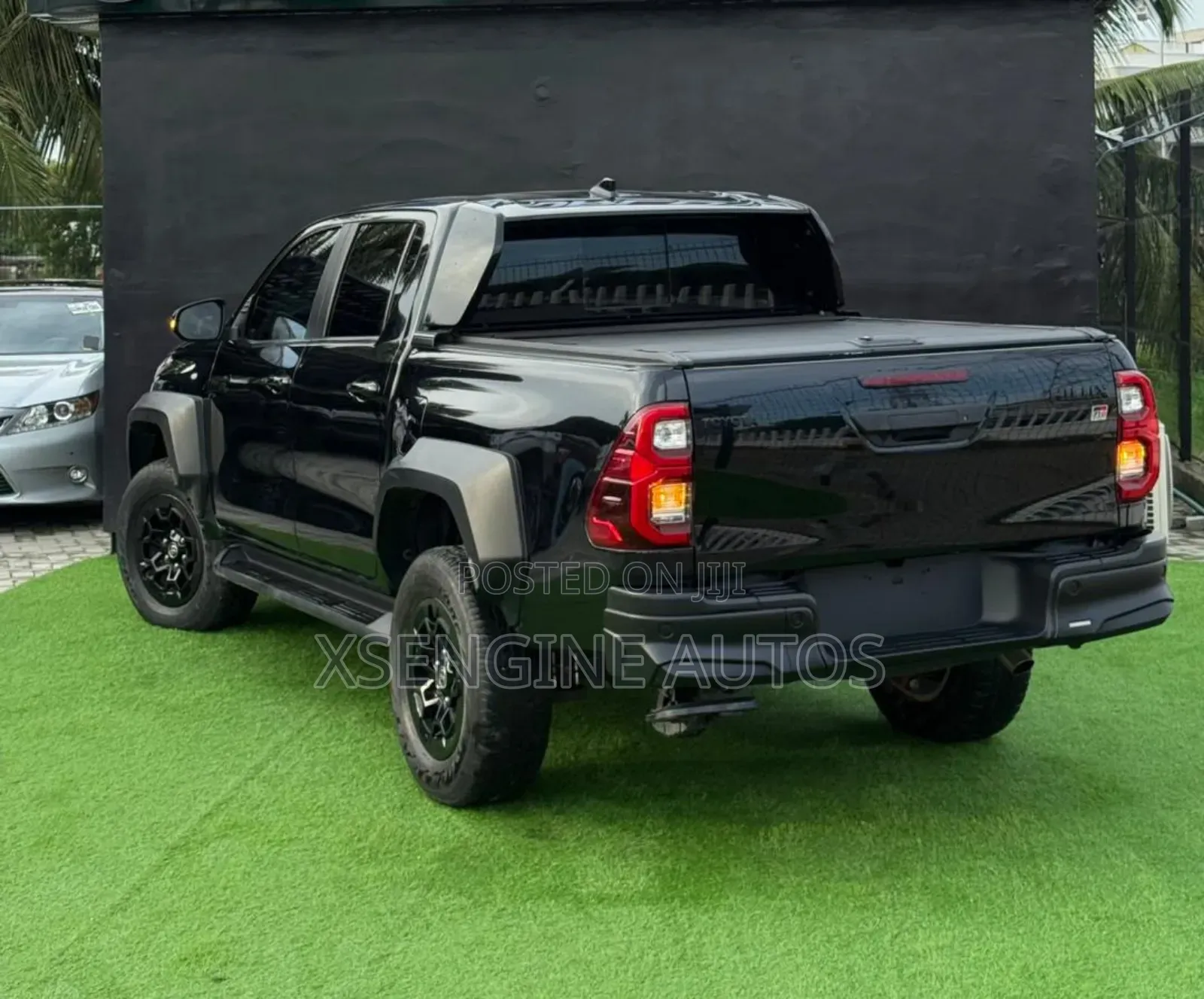 Toyota Hilux 2024 Black
