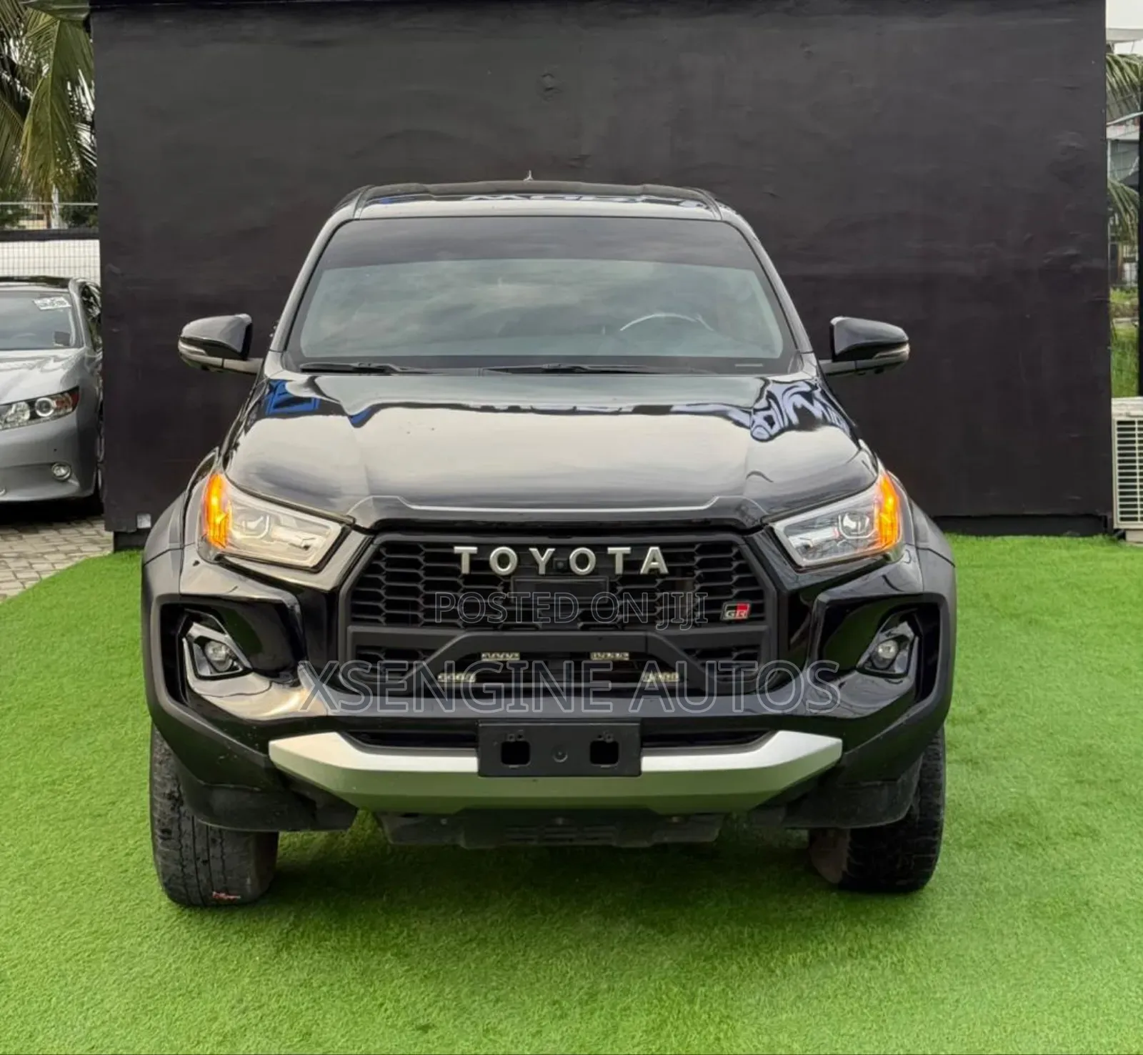 Toyota Hilux 2024 Black
