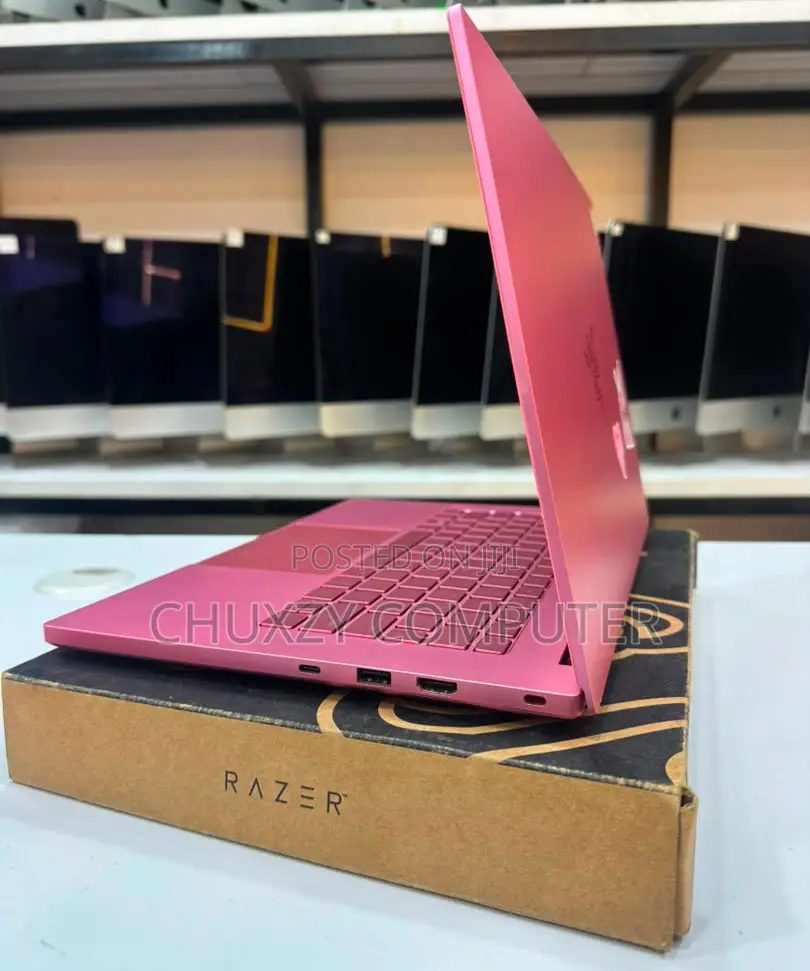 New Laptop Razer Blade 16GB AMD Ryzen 9 SSD 1T
