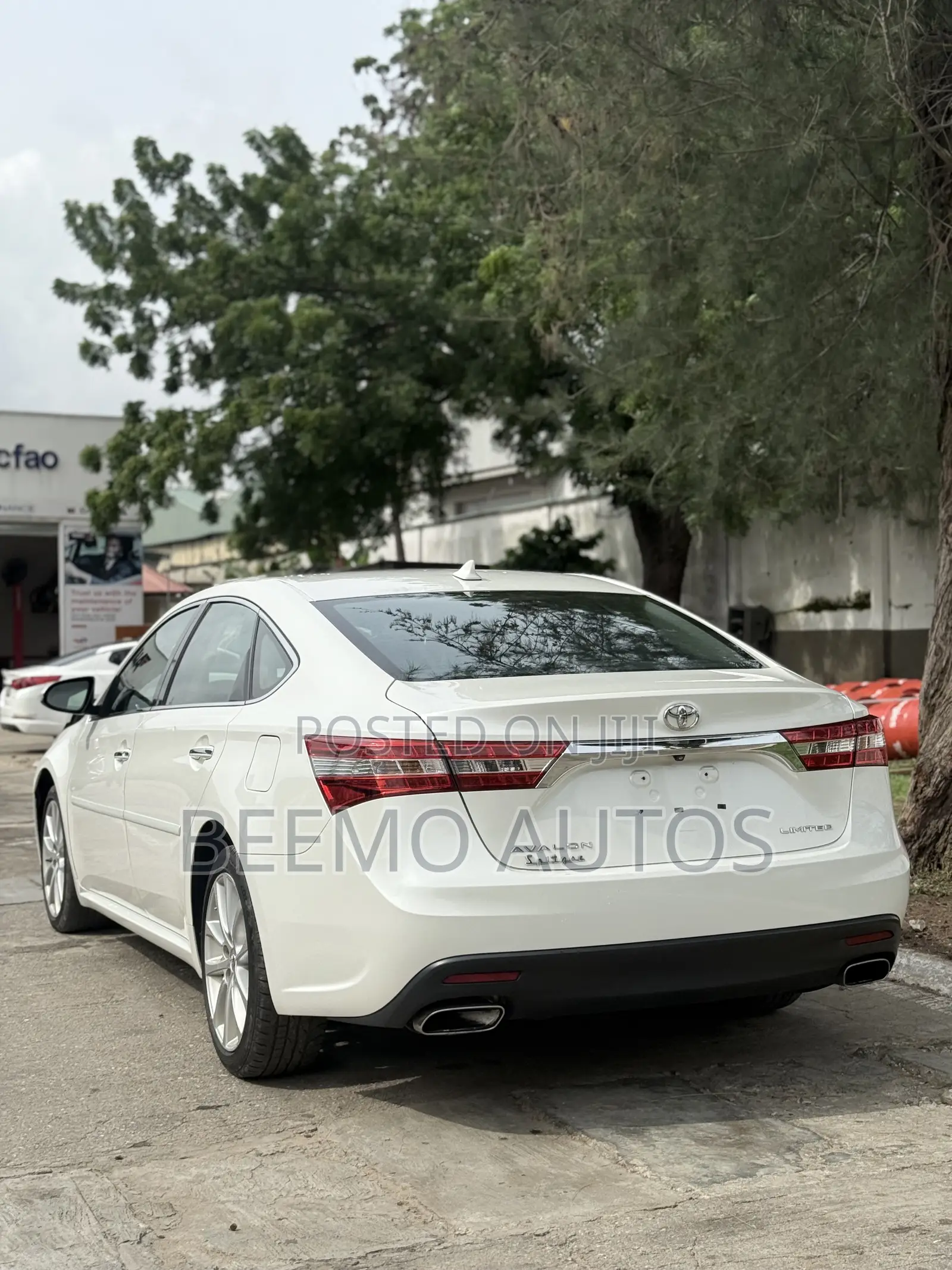 Toyota Avalon Limited Sedan FWD (3.5L 6cyl 6A) 2013 White
