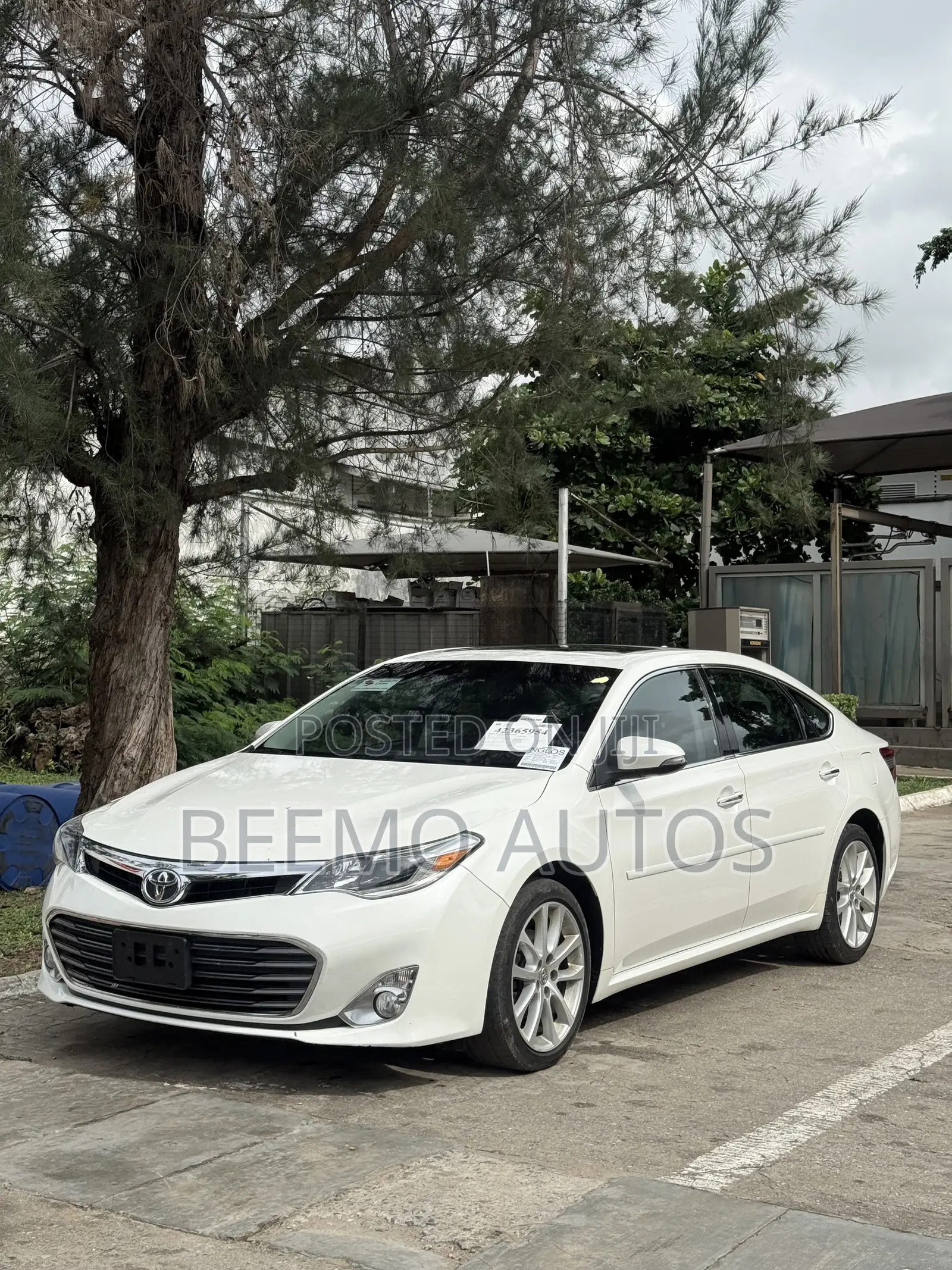 Toyota Avalon Limited Sedan FWD (3.5L 6cyl 6A) 2013 White