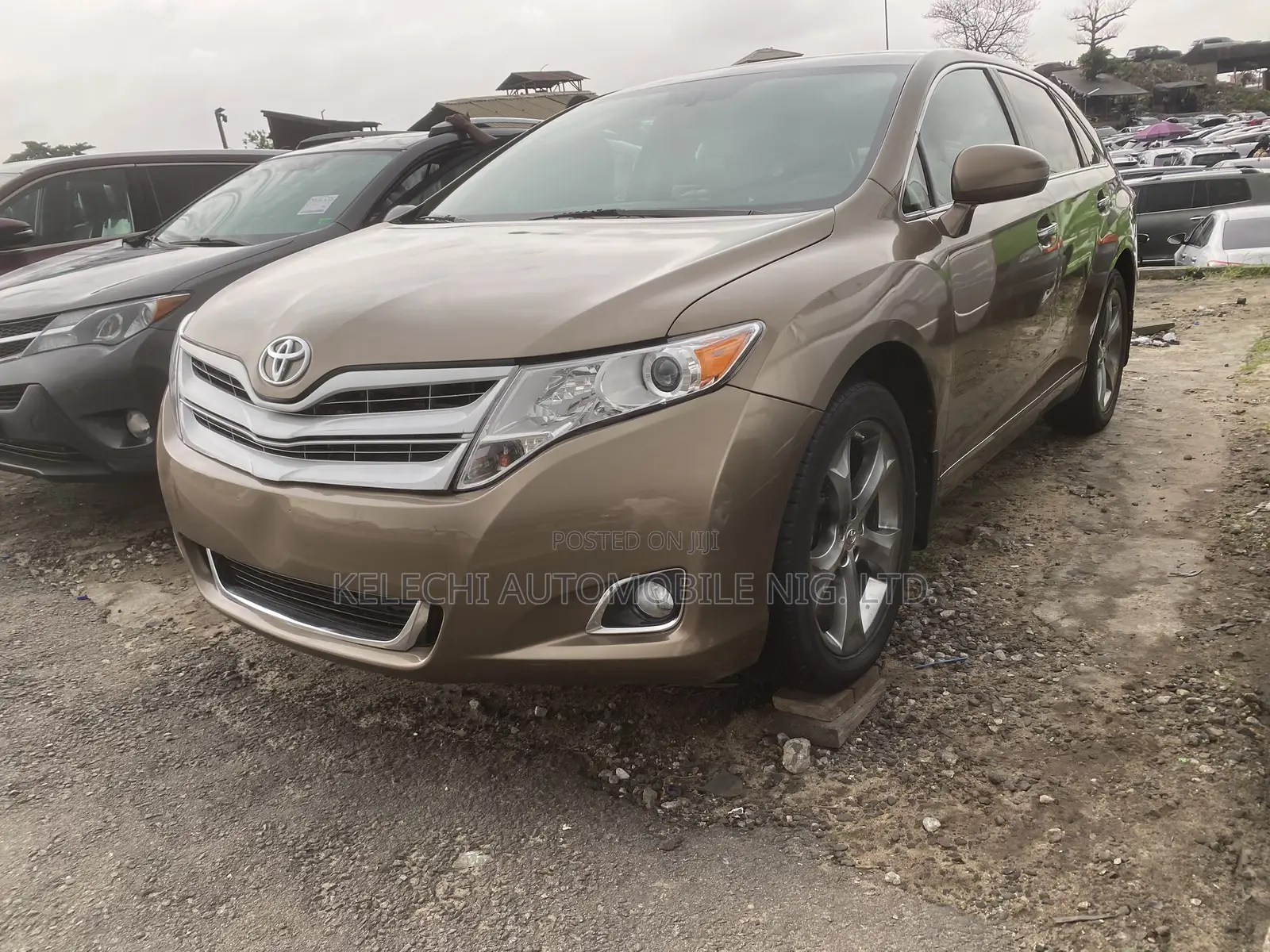 Toyota Venza AWD 2010 Gold