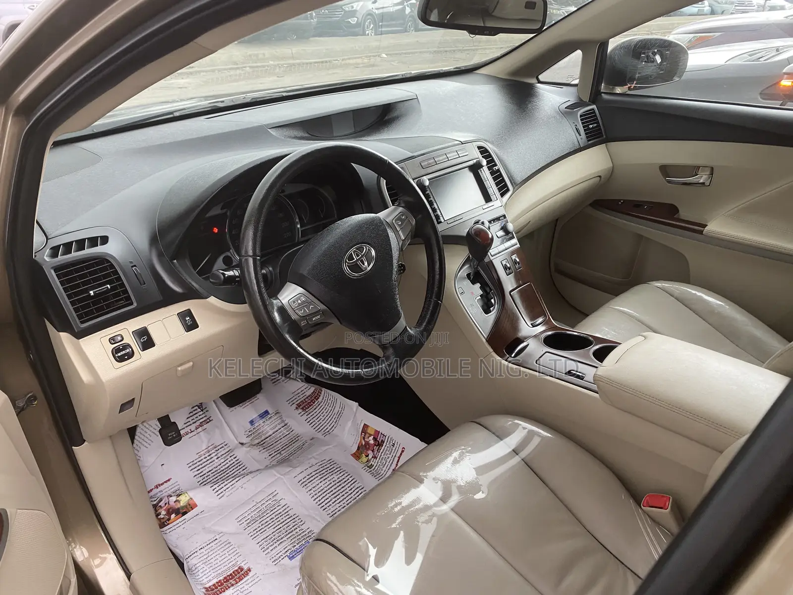 Toyota Venza AWD 2010 Gold