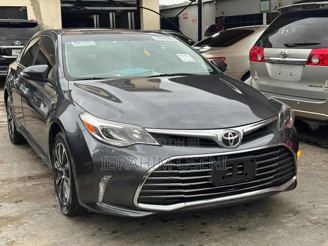 Toyota Avalon XLE Premium FWD Sedan (3.6L 6cyl 6A) 2016 Gray