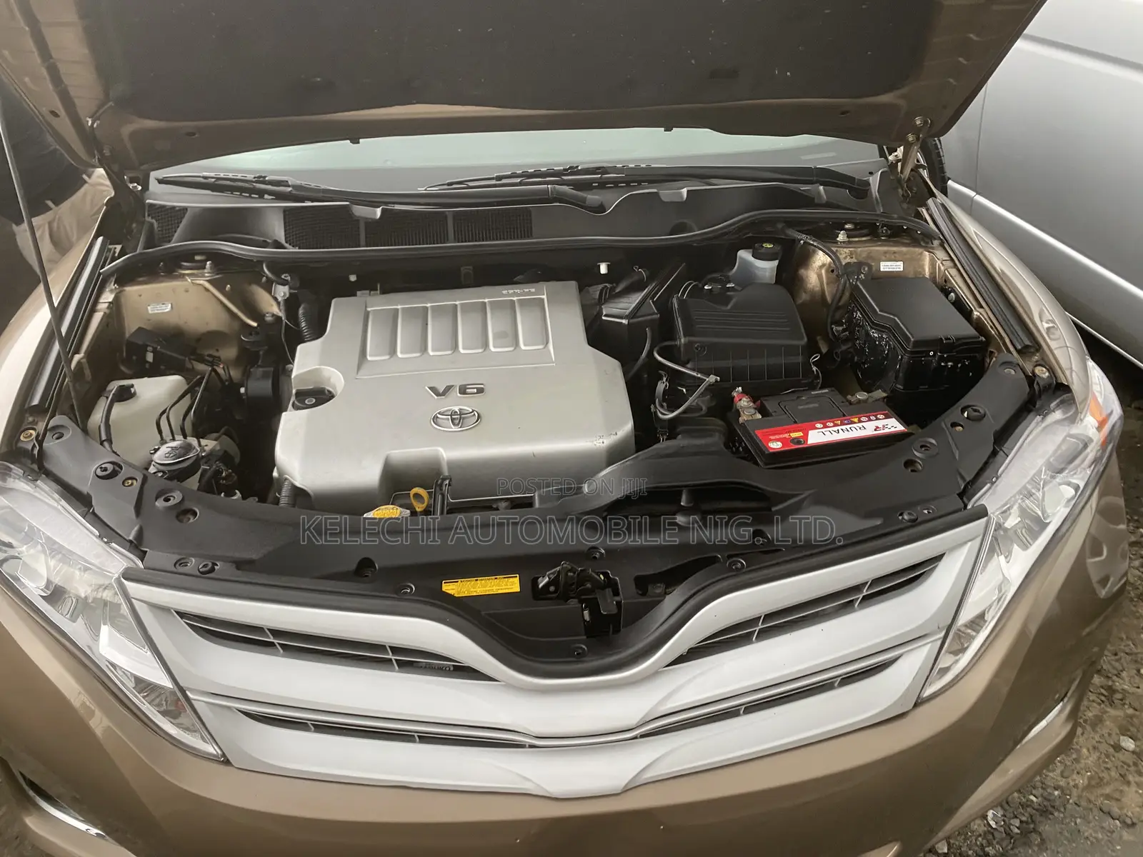 Toyota Venza AWD 2011 Gold