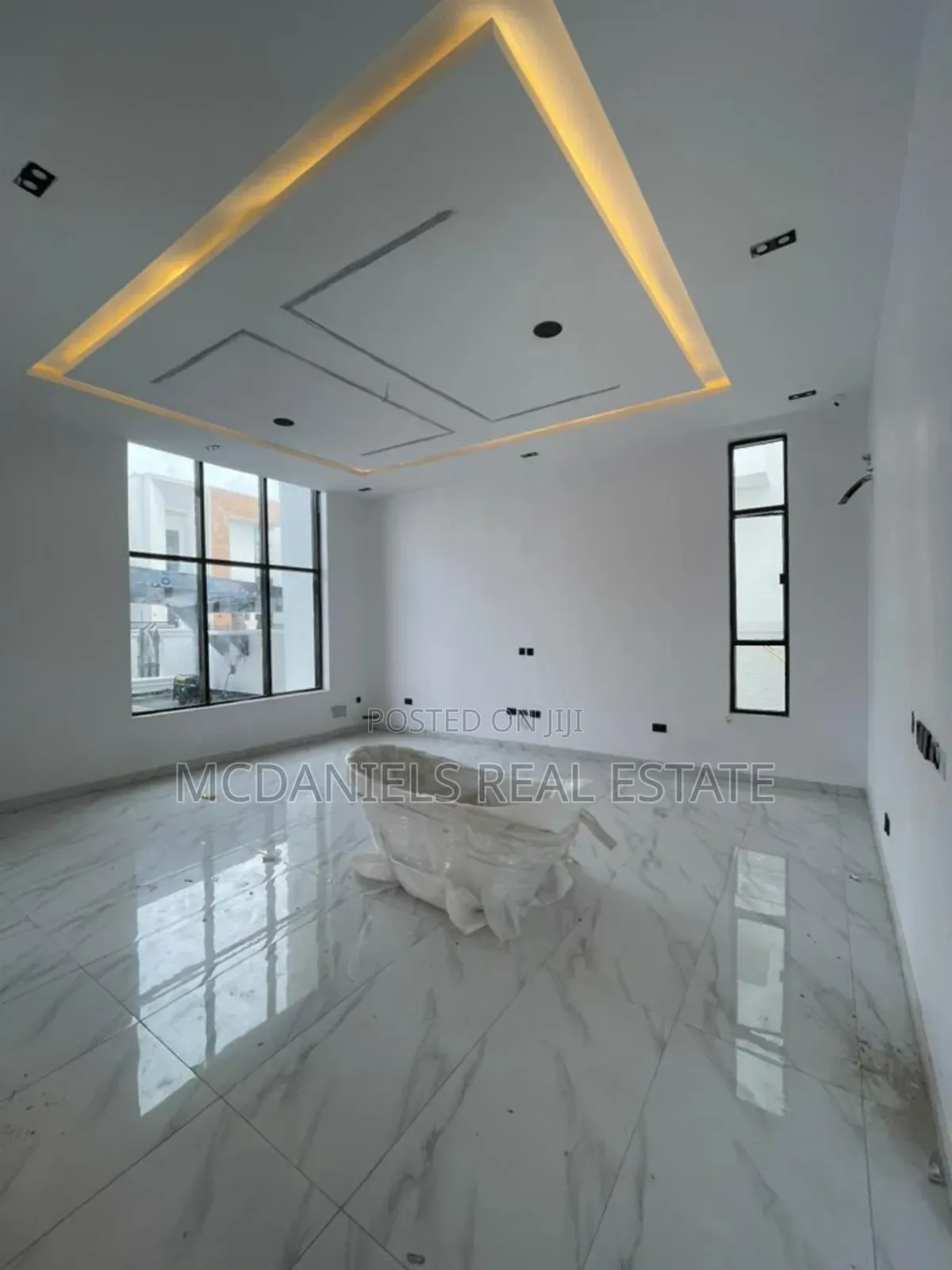 5bdrm Duplex in Lekki Expressway for sale