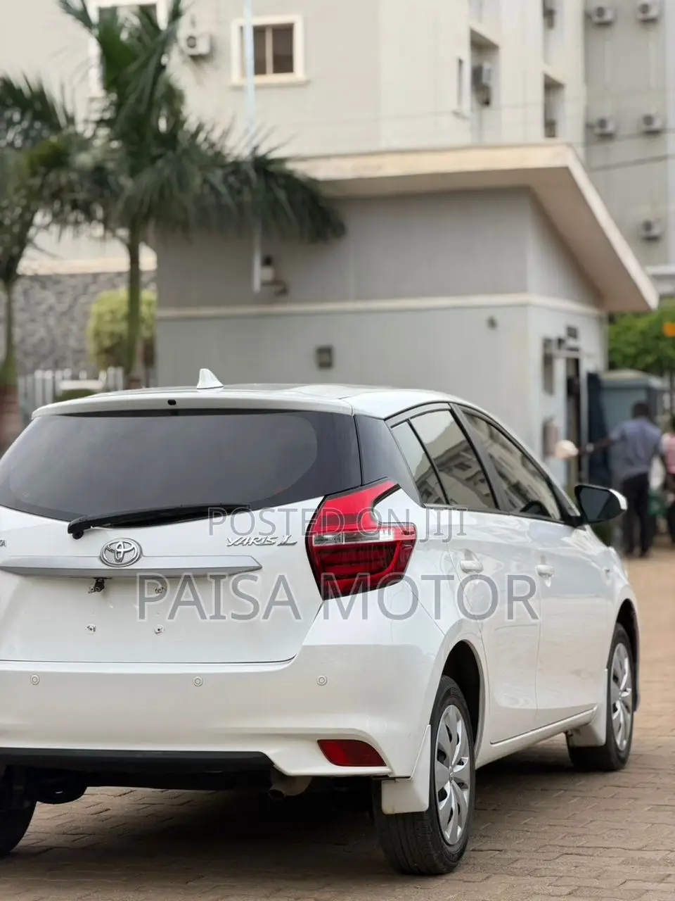 Toyota Yaris 1.5 Sedan L 2020 White