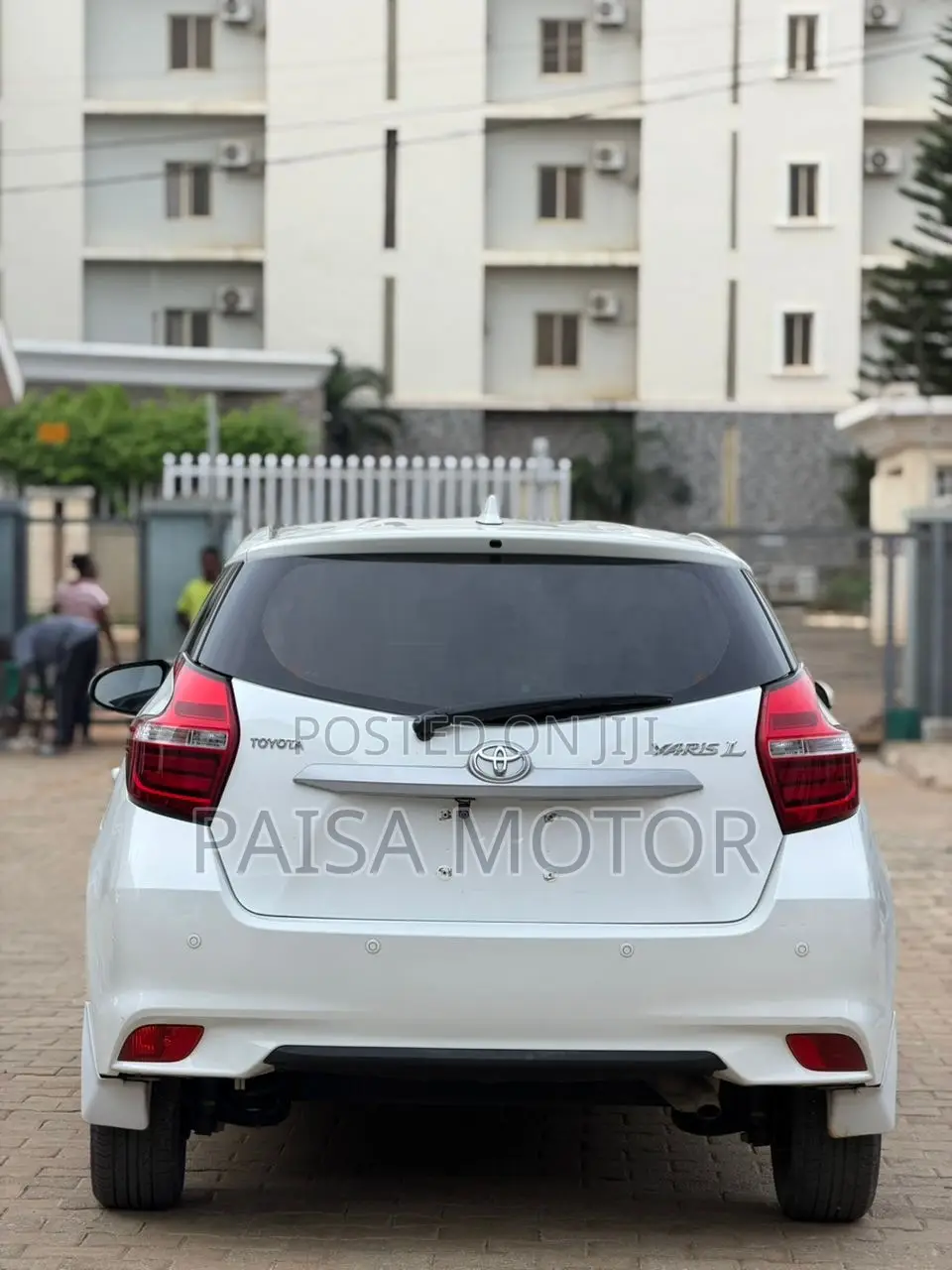 Toyota Yaris 1.5 Sedan L 2020 White