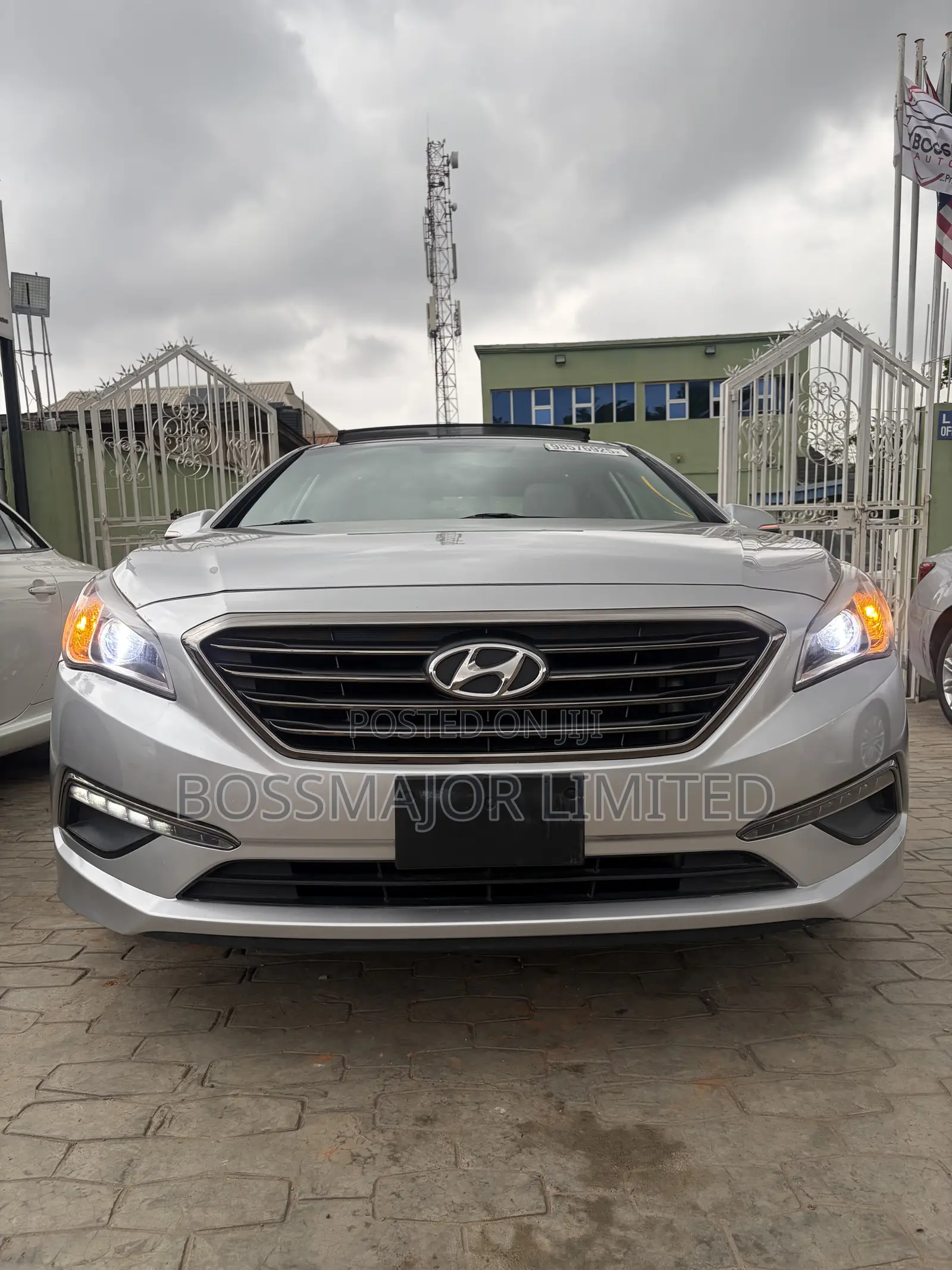 Hyundai Sonata Limited 4dr Sedan (2.4L 4cyl 6A) 2015 Silver