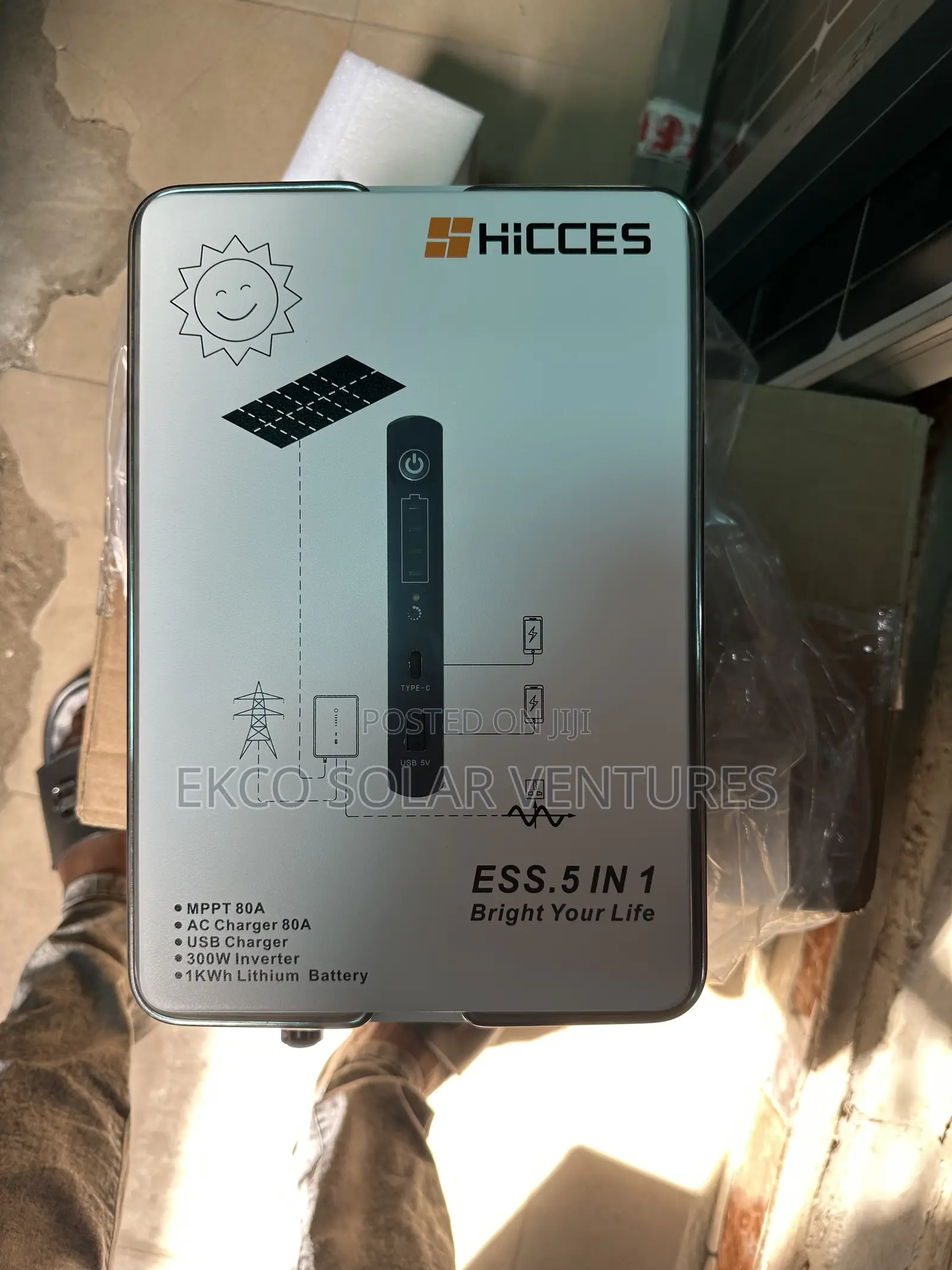 Hicces All-in-One 1kwh Solar Generator With Panel