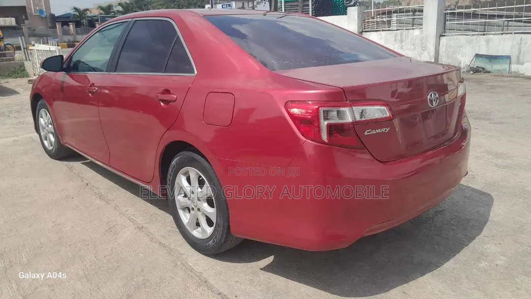 Toyota Camry LE 4dr Sedan (2.5L 4cyl 6A) 2013 Red