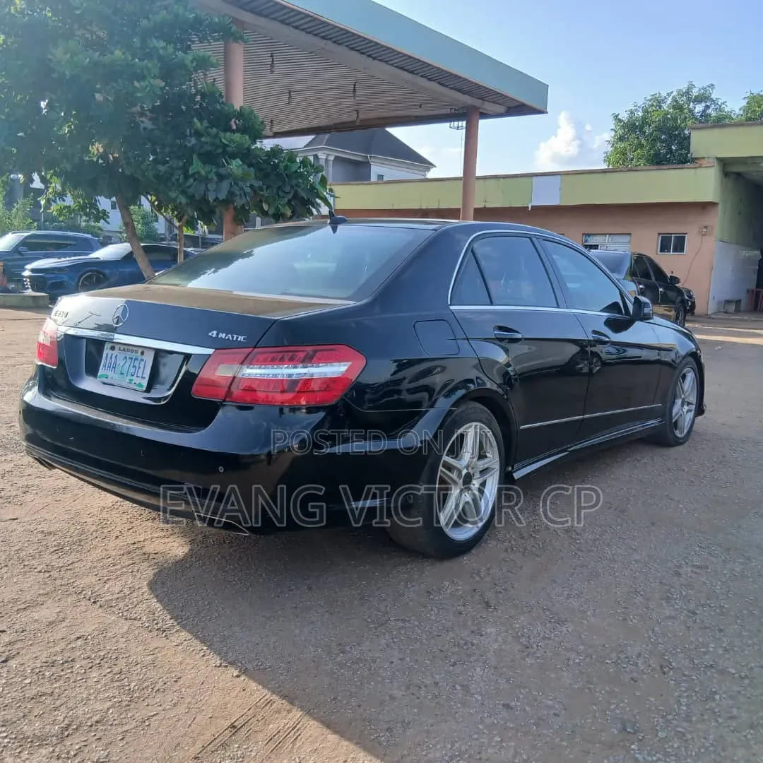 Mercedes-Benz E350 Base 4Matic Sedan AWD (3.5L 6cyl 7A) 2010 Black