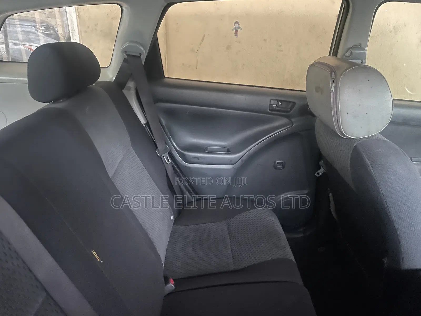 Toyota Matrix XR Hatchback AWD (1.8L 4cyl 4A) 2005 Silver