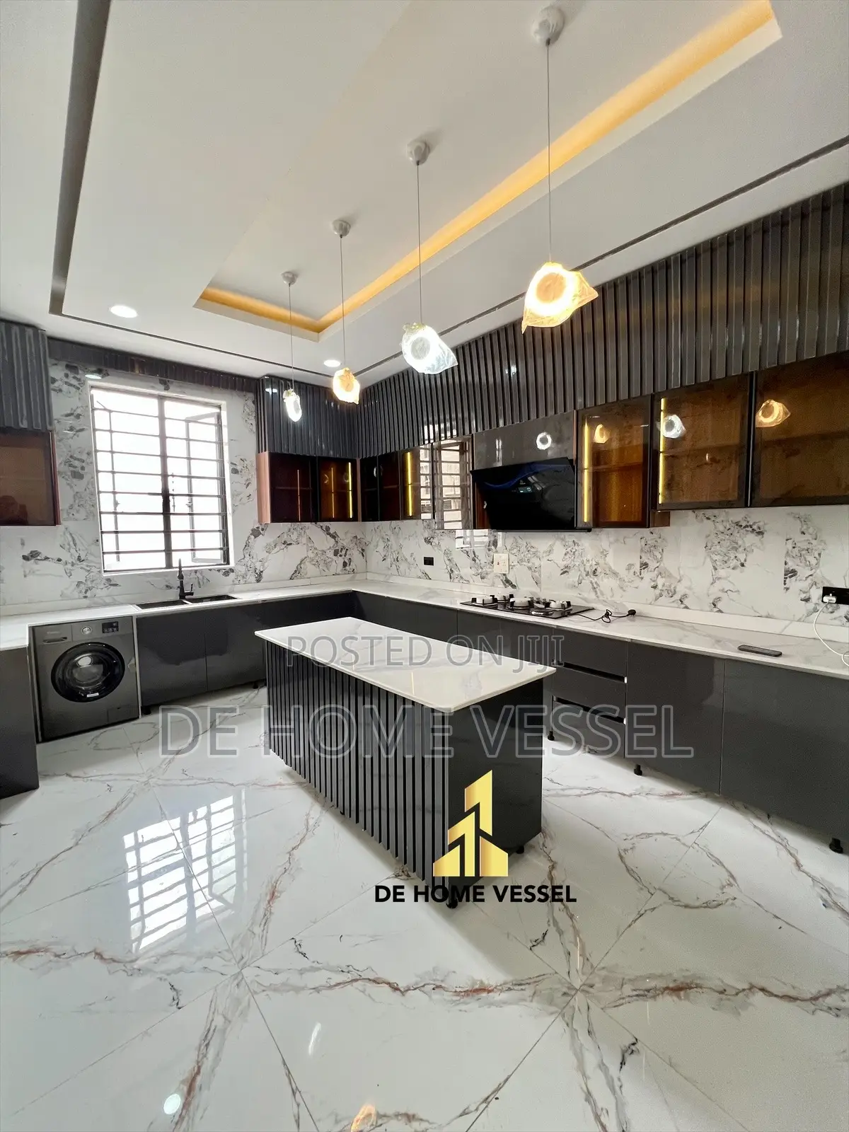5bdrm Duplex in Lekki Phase 1 for sale