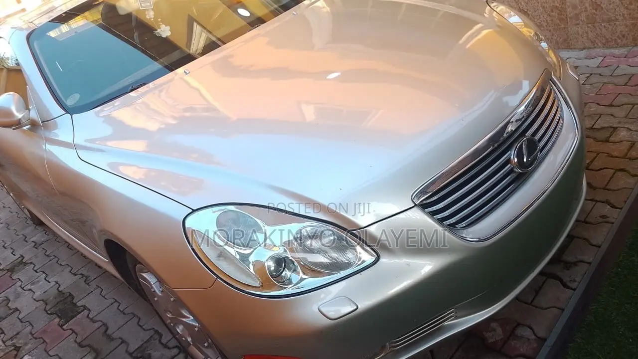 Lexus SC 430 2010 Gold