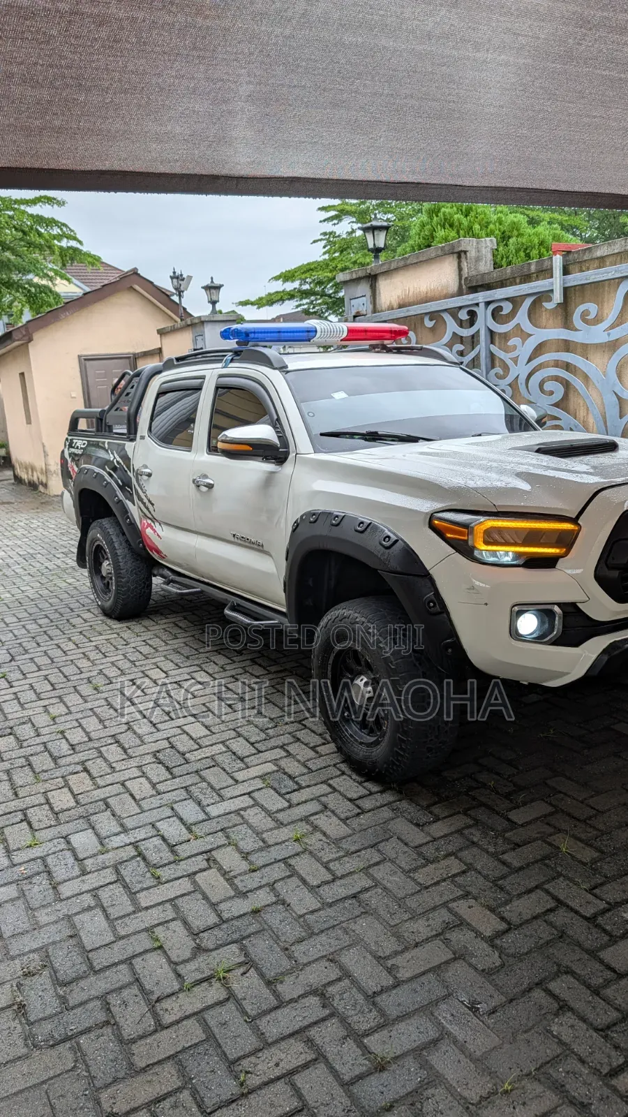 Toyota Tacoma 2022 White