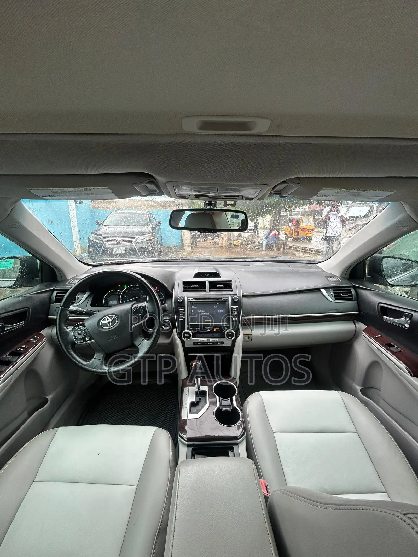 Toyota Camry XLE 4dr Sedan (3.5L 6cyl 6A) 2014 Gray