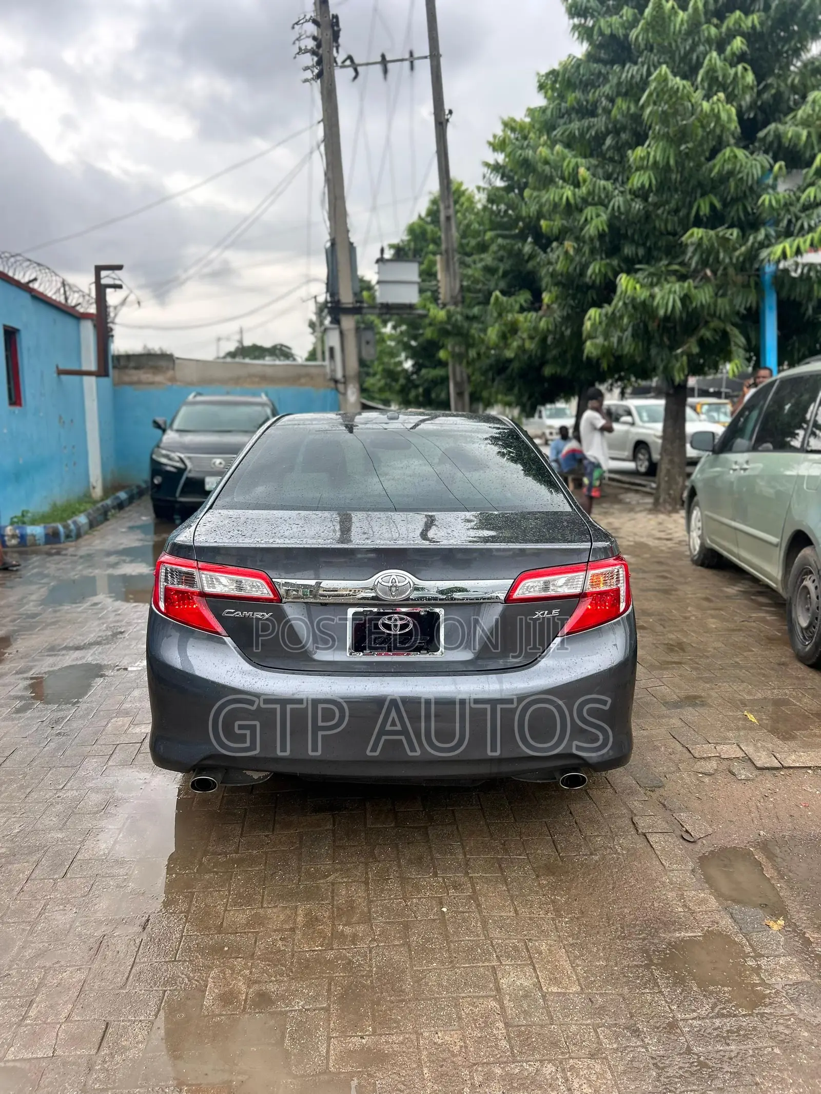 Toyota Camry XLE 4dr Sedan (3.5L 6cyl 6A) 2014 Gray