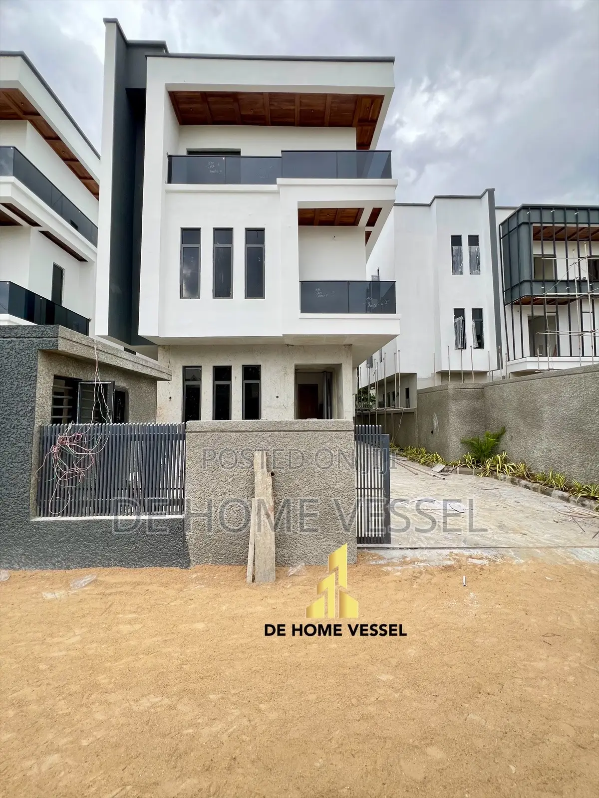 6bdrm Duplex in Victoria Island for sale