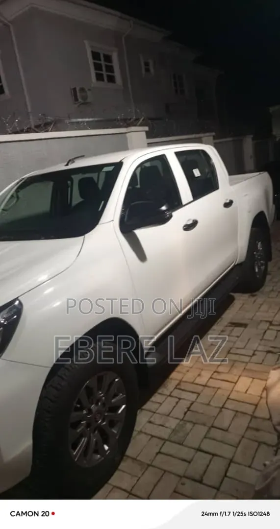 New Toyota Hilux 2025 White