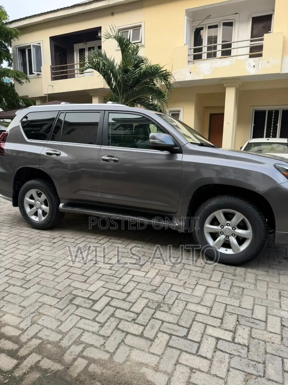 Lexus GX 2012 Gold