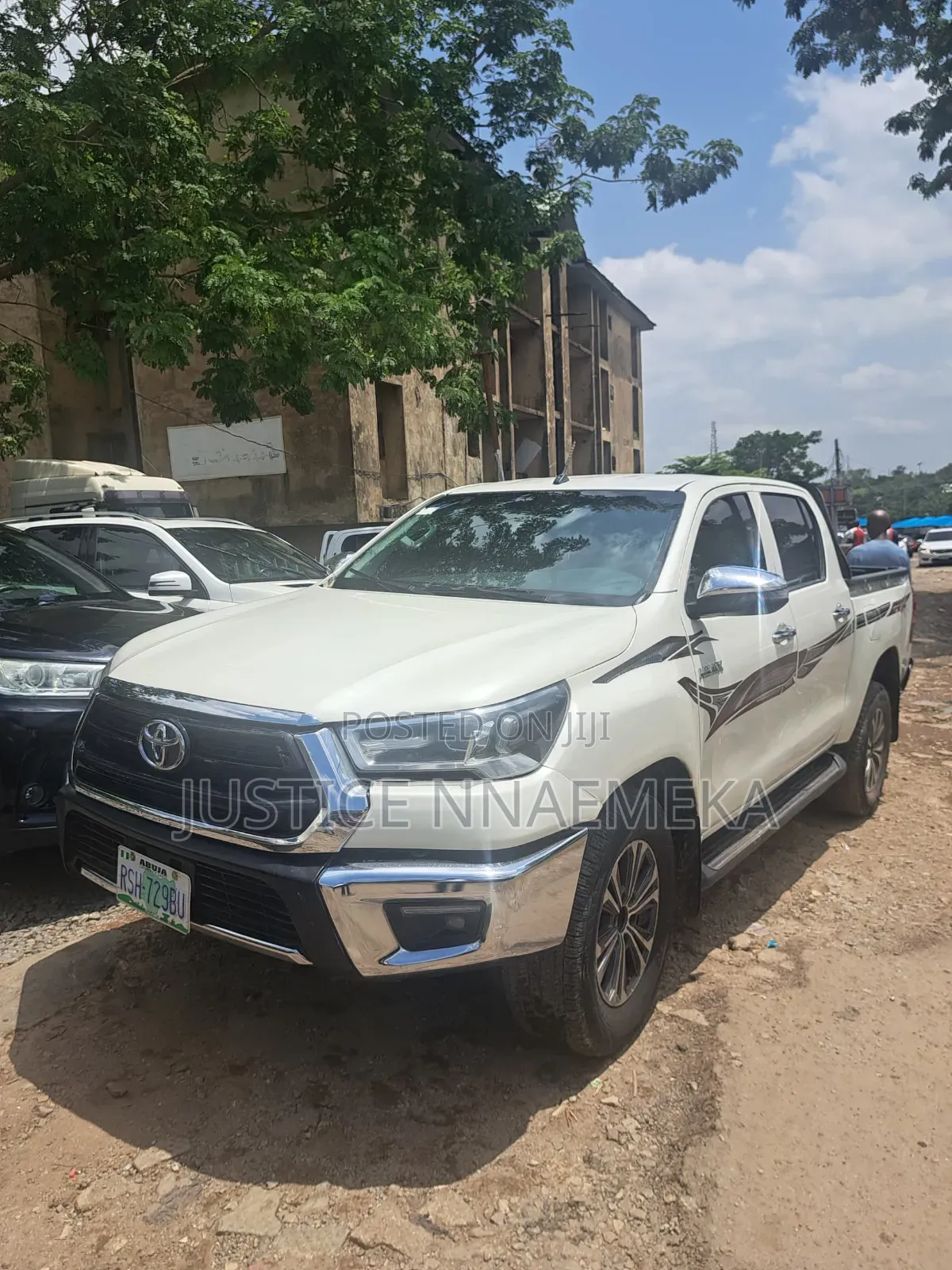Toyota Hilux 2021 White