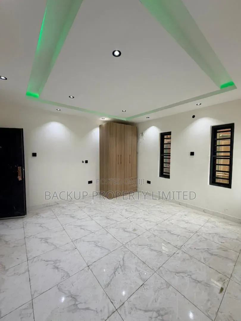 3bdrm Apartment in Ifako-Gbagada for sale