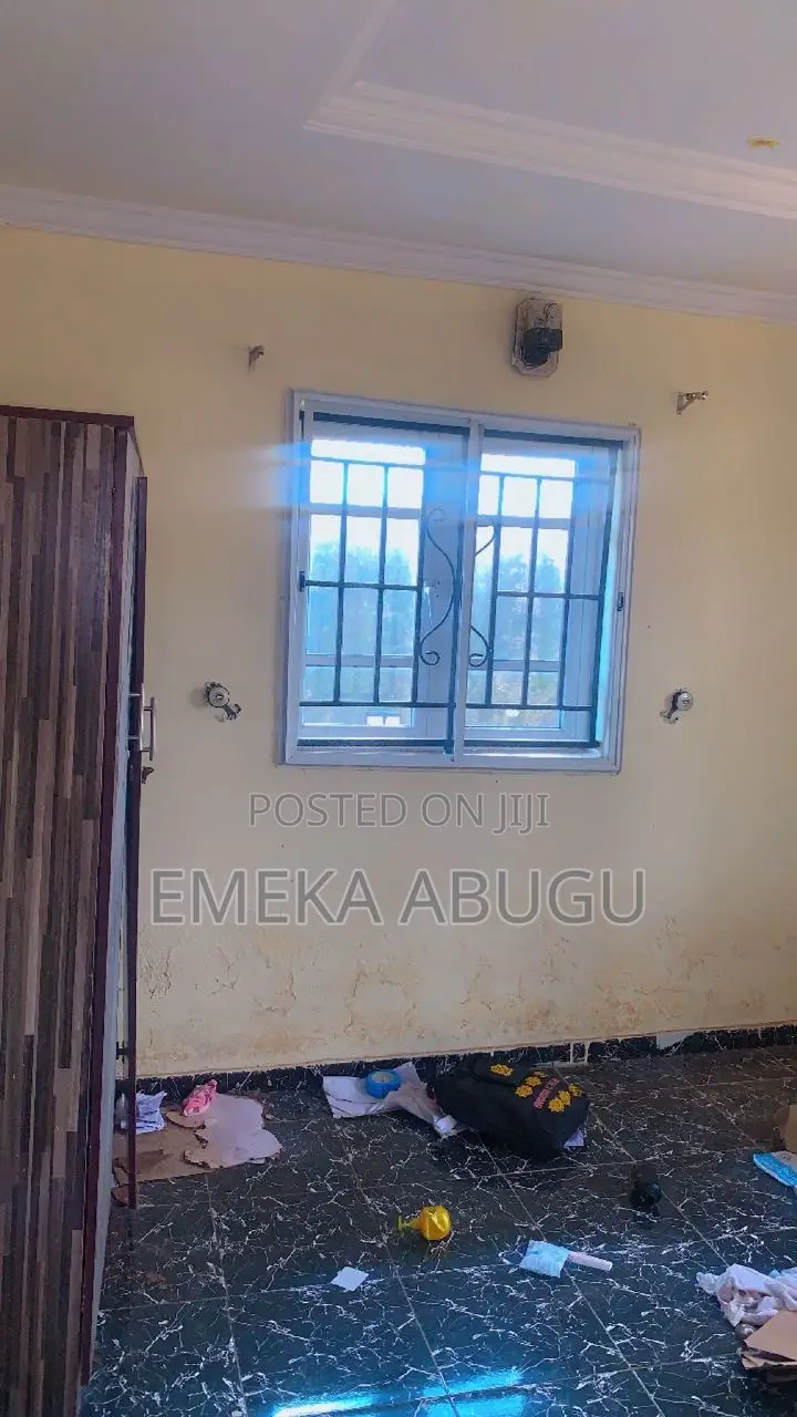 3bdrm Block of Flats in Akala Express for rent