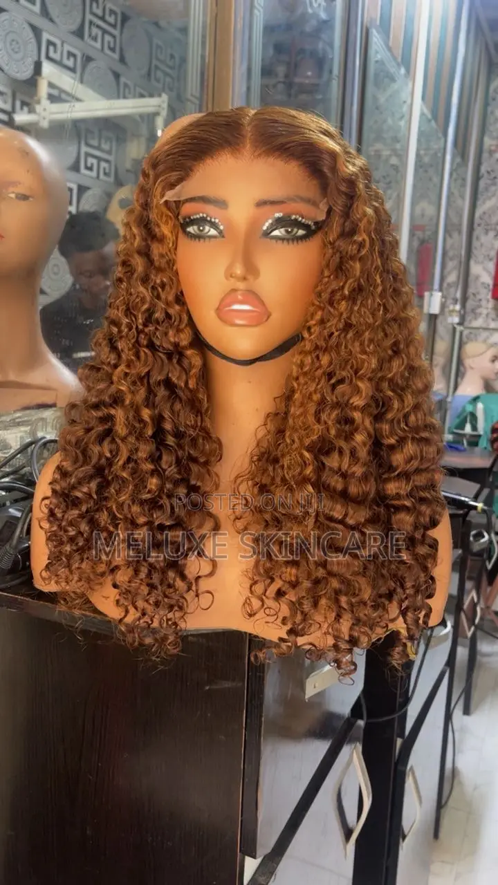 Pixel Curl 18inches Color P4/30 5by5 Closure