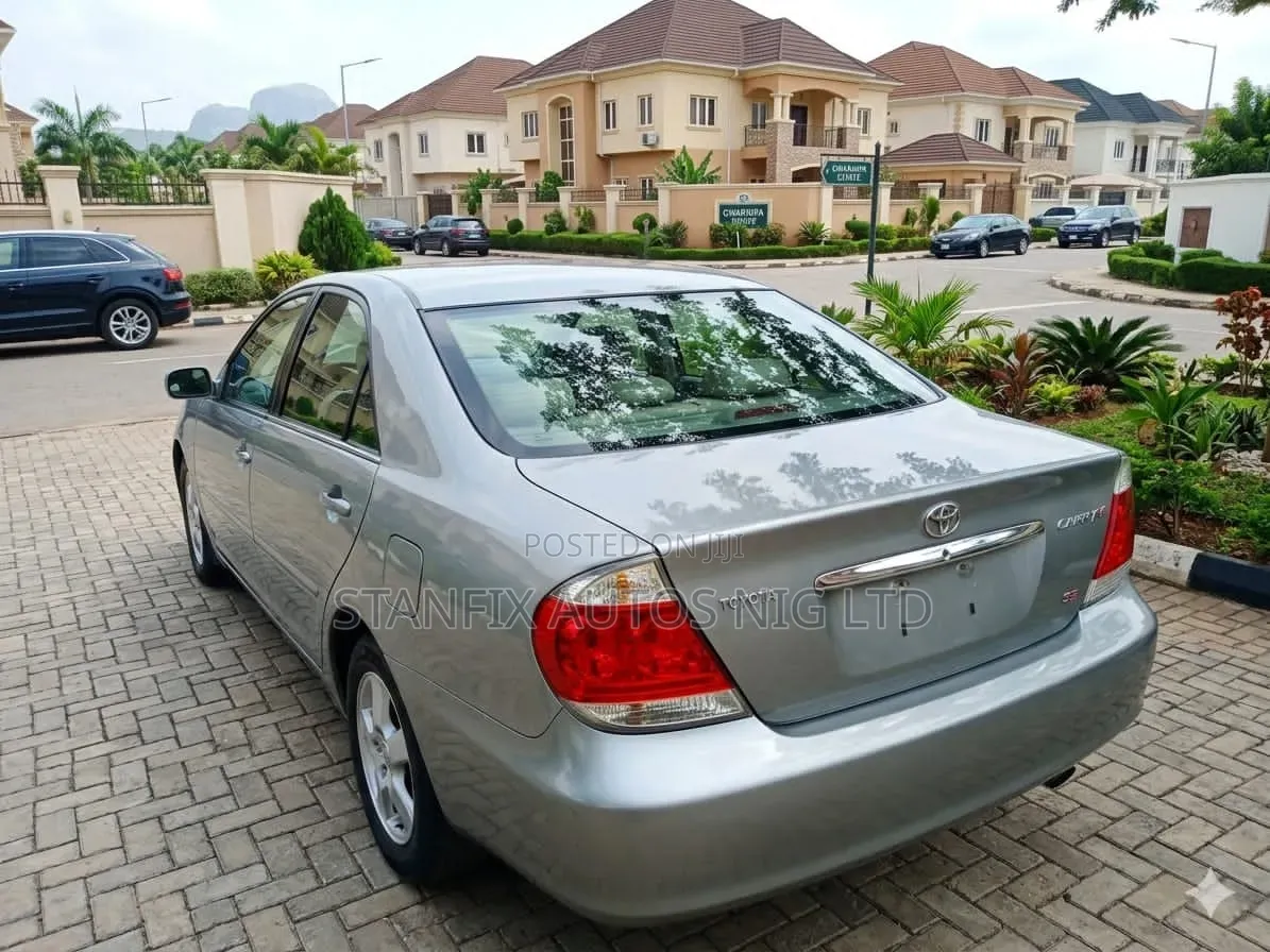 Toyota Camry 2005 Silver