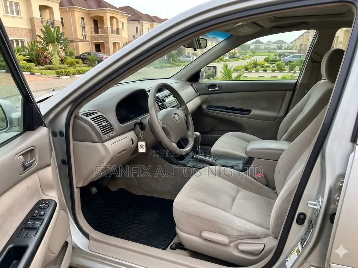 Toyota Camry 2005 Silver