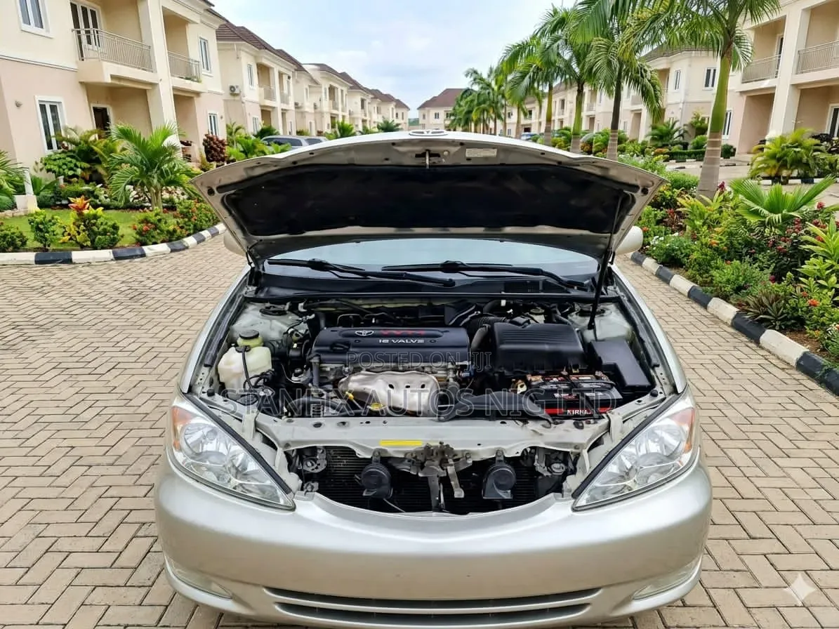 Toyota Camry 2005 Silver